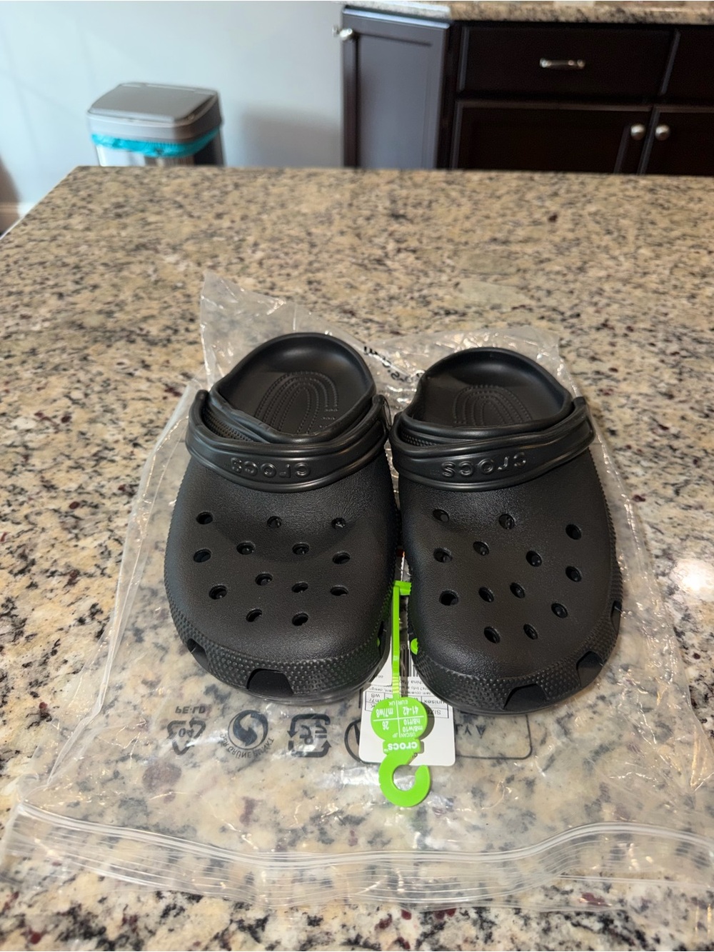 Size 8 Crocs Classic Clog Black SKU 10001-001 Brand New